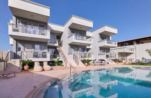 Superior family apartment w/pool dining area - Photo 45