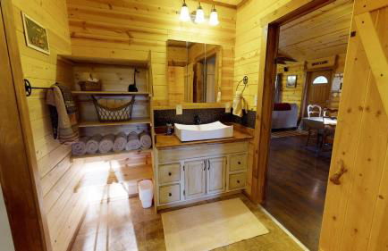 Long View Cabin, Breakfast Deck overlooking the Canyon! - Photo 16