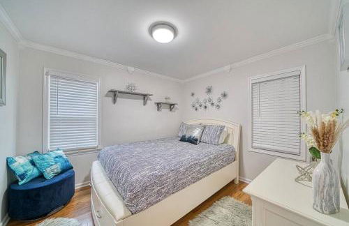 Beautiful Modern home with all year use HOT TUB, Pool table, Game room, & Propane fire pit!! - Foto 48