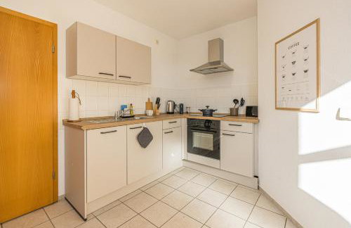 LeHaStays - Apartment Buckau 16 I WLAN I SmartTV - Photo 7