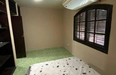 Ampla casa em condomínio a 300mt da praia - Foto 5