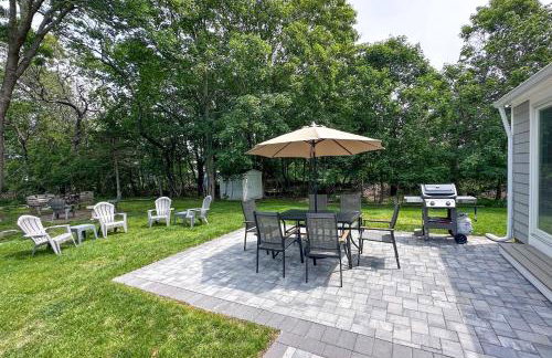 Steps to Beach + Sunset Views! East Marion Home - Foto 20