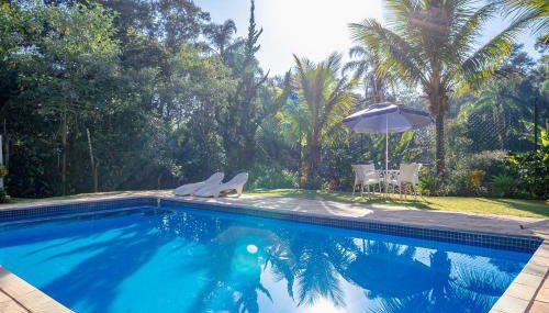 Refúgio e diversão para FAMÍLIAS a 60 min de SP - Piscina, Churrasqueira, wifi 300Mbps - PETFRIENDLY - Foto 2, Garden, sunbed