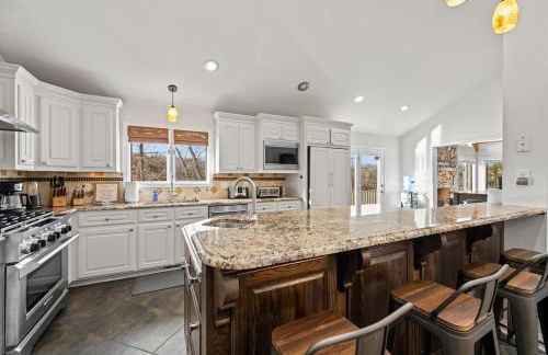 Lake House, Fire Table, Hot Tub, Screened in Porch - Foto 12