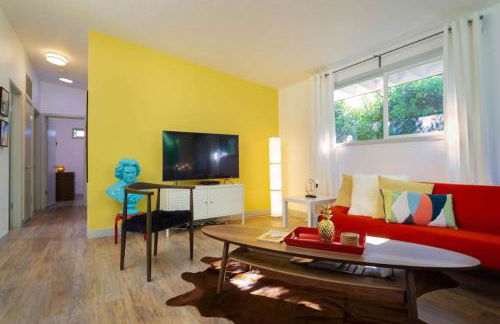 #StayinMyDistrict Modern Mid-Century Retreat - Foto 3