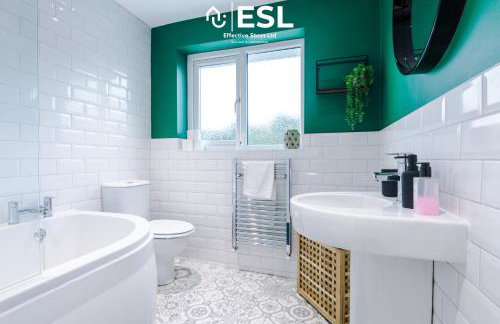 Open Plan - 3 Bedroom House - Garden and Outdoor Seating - Driveway Parking - Short Drive to City Centre - Foto 34