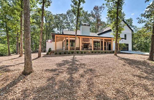 All-Encompassing Lakehouse with Modern Accents! - Foto 1
