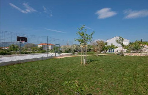 Lovely Apartment In Katuni With Wifi - Foto 17