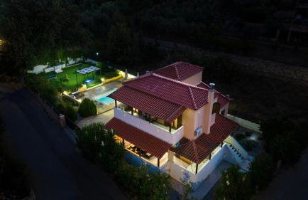 Villa Alex with private pool and jacuzzi - Foto 6