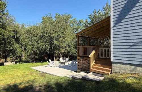 Blue Casa Rio | Riverfront Oasis with Private Beach, Deck & Fire Pit - Foto 27