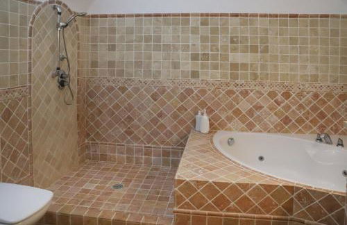 Casa do Limoeiro - sleeps up to 4 comfortably - Foto 16