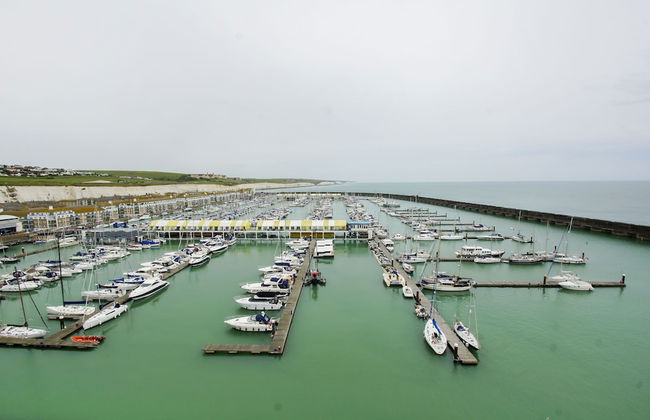 Orion Marina Sea View - Parking - by Brighton Holiday Lets - Foto 43