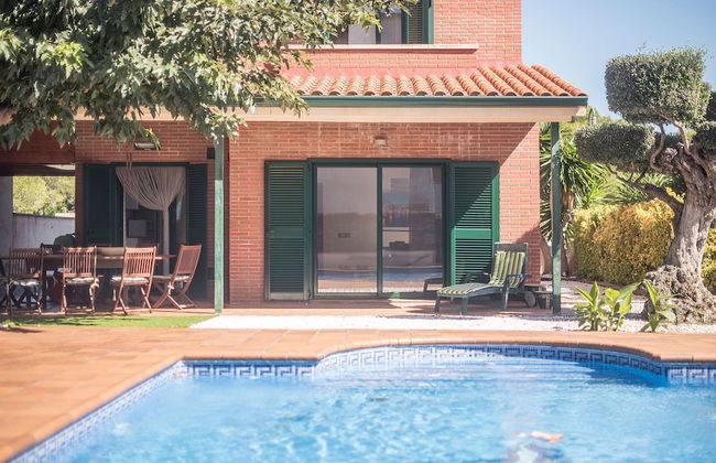 Modern House For Families (R77) - Photo 29