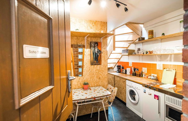 Cute House IN Soho - Full AC, Quiet and Unique - Photo 15