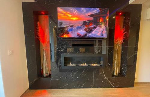 SPICY LOVE - proche Nice et Cannes - Jacuzzi privatif - French Riviera - luxe - suite romantique - Foto 7