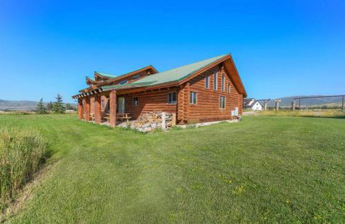 Splendor Valley Farms Huge Log Cabin with King Bed Bunk Beds and Game Room - Photo 38