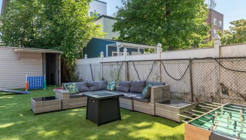 Cozy Stay with Games, 15 min to NYC, Private Backyard - Sleeps 6 - NEAR METLIFE STADIUM - Foto 2