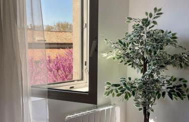 Stylish Apartment with Balcony - Very Central - Long Stays and Pets Welcome - Foto 9