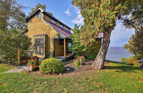 Lake Champlain Cottage with Private Deck and Fire Pit! - Foto 2