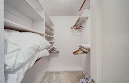 Trophy Haven Retreat With Pool - Foto 27