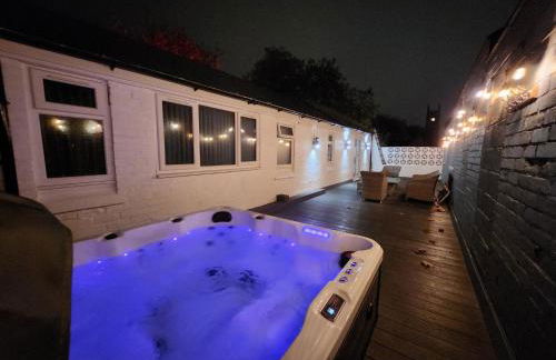 Derby City Centre Apartment With Roof Top Hot Tub - Foto 41