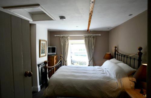 Holmlea Cottage - Photo 9