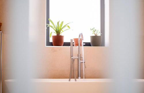 Luxury 4BDR House By Torr Property Group Short Lets & Serviced Accommodation With Free Gated Secure Parking & Private Patio Garden Liverpool - Foto 51