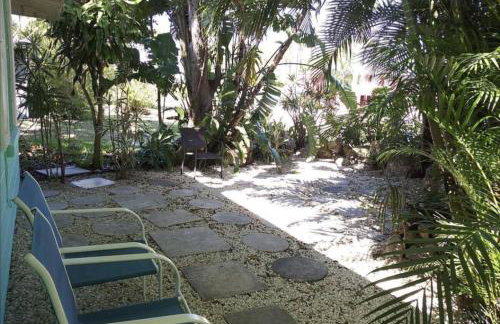 Lemon Bay Hideaway, Retro Beach Bungalow - Foto 29