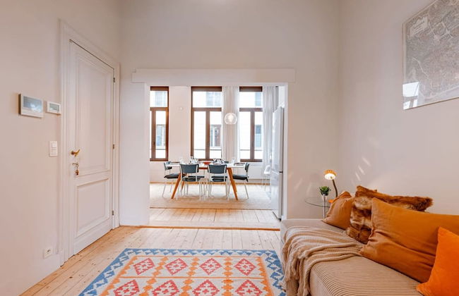 Charming Mansion in Vibrant Antwerp - Photo 40