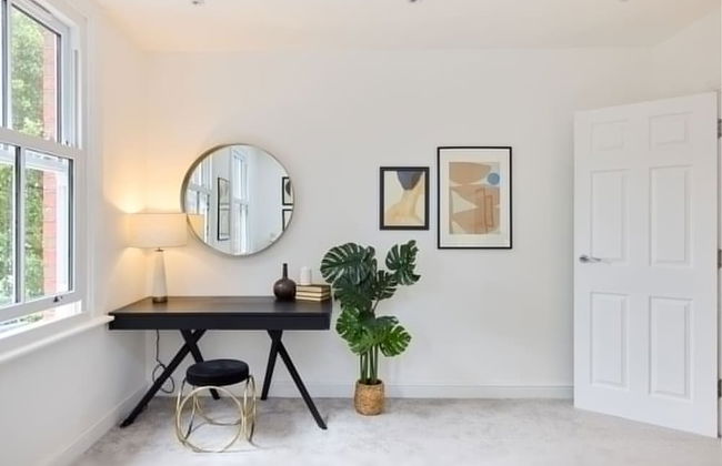 The Shepherd s Bush Wonder - Trendy 4bdr Home With Garden Terrace - Photo 26