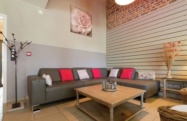 Magnificent Character Cottage with Spa Tub near Marche-en-Famenne - Photo 13