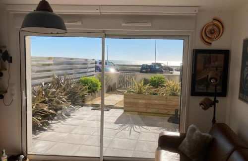 Studio neuf déco vintage face mer,terrasse ,jardin,wifi,parking sous-sol - Foto 6