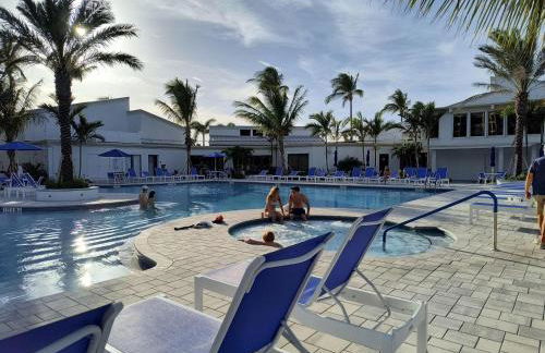 Excellent beach front community, golf course, tennis, sunny weather year round! - Foto 23