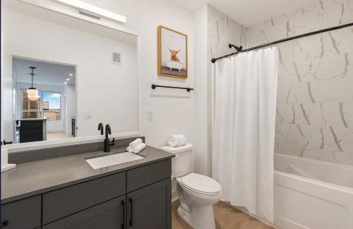 Upscale 2BR Near Regions Field n Park - Foto 22