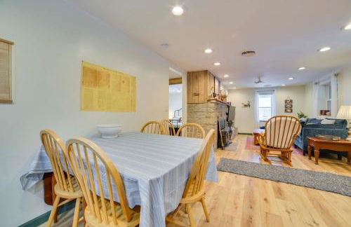 Pet Friendly Home - Walk to Mullet Lake! - Photo 10