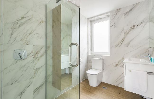 Brand New Retreat Halfmoon Bay-Netflix - Foto 16