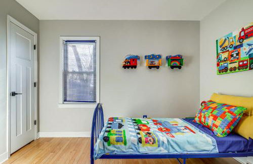 Families Welcome! Colorful Berkley Home with Yard - Foto 17