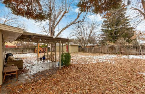 Sunset Home perfect for extended stays with fully fenced in yard, designated office, two living rooms, located across from Boise Foothills and close to Bogus Basin in Boise's North End - Photo 22
