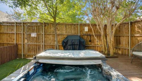 3-BD 2-BA Northern Dallas Retreat Hot Tub and BBQ - Foto 5