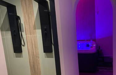 Maison avec piscine et jacuzzi proche de la rivière idéale pour un séjour détente - Photo 2