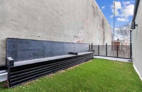 Designer 3 BR Townhome with Beautiful Backyard - Foto 21