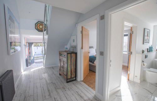 UPPER BEACH HOUSE - Photo 20