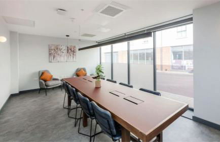 Students Only Straits Egham - 40 mins to Waterloo - Direct Bus to Heathrow - Foto 16