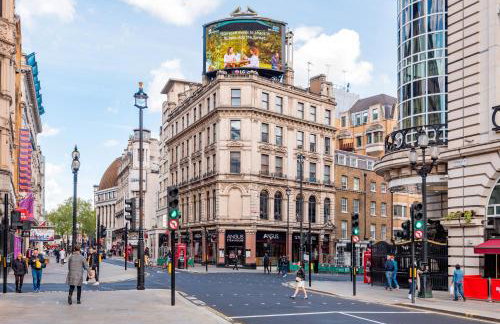 Welcome London Piccadilly Circus - Photo 27