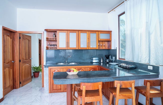 Galapagos and Beyond - Photo 9