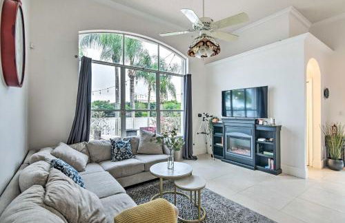 Poolside Paradise with Lake Views in Miramar! - Foto 7