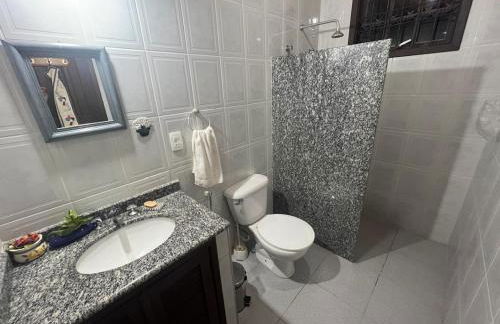 Refúgio Tranquilo na Natureza com Casa de Festas: Perfeito para Família e Amigos - Foto 25