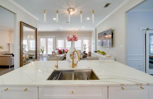 Near Joe Pool Lake! Luxe Getaway with Shared Pool - Foto 14