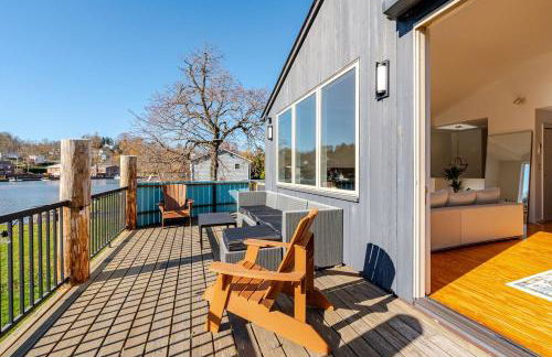 Modern Lakefront Retreat w King Bed - Foto 13