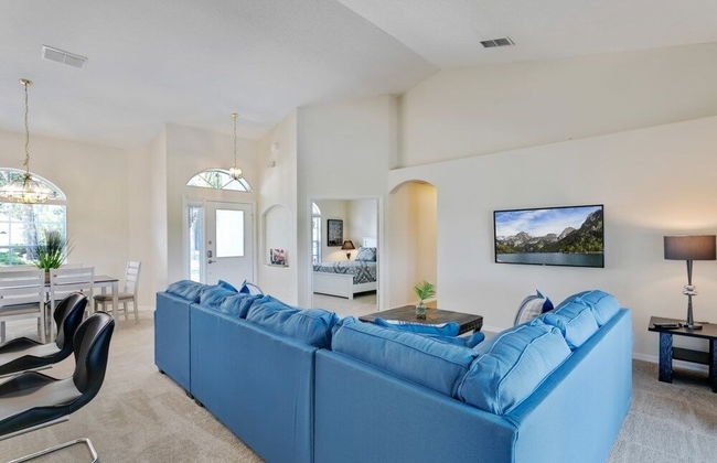 4BR Pool Home in Orange Tree by SHV - Foto 9